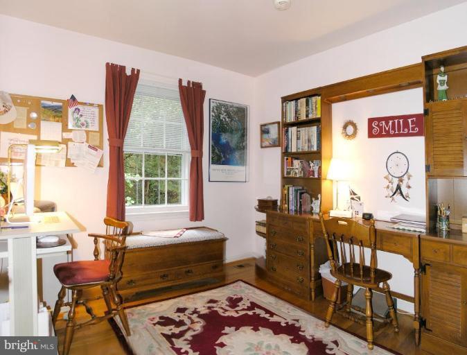 10818 Hunt Club Road Reston, VA 20190 - Photo 9 of 21 Bedroom #3