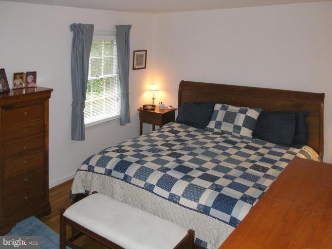 10818 Hunt Club Road Reston, VA 20190 - Photo 10 of 21 Bedroom #4