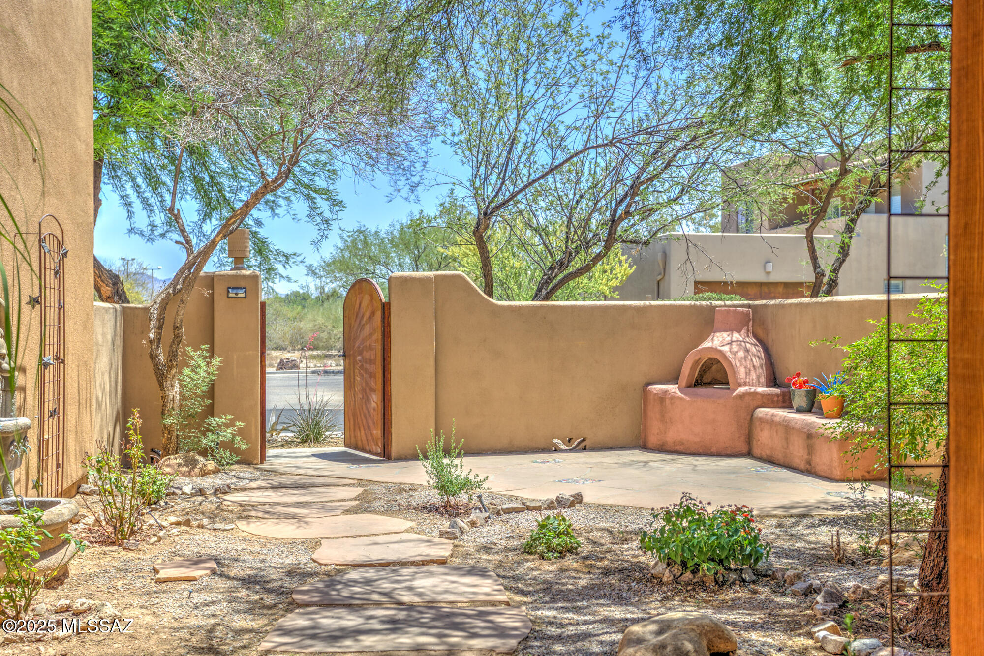 2673 North Sahuara Place Tucson, AZ 85712 - Photo 8 of 46