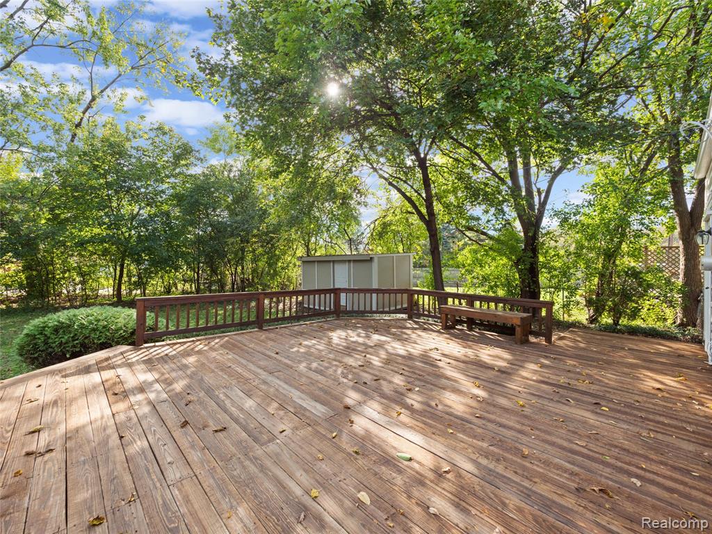 2046 Yorkshire Road Birmingham, MI 48009 - Photo 37 of 43