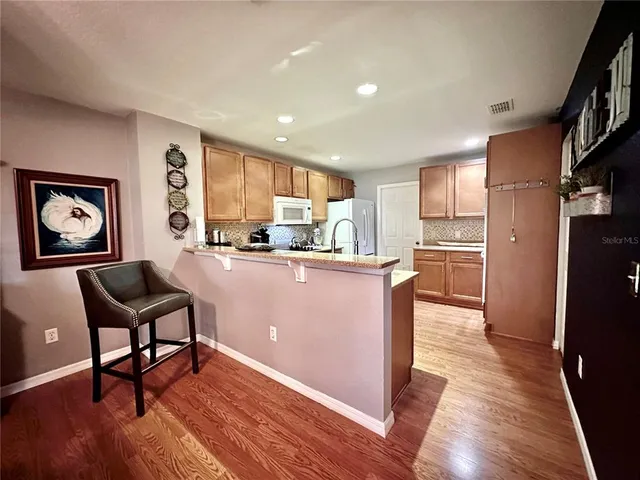 $300,000 | 12406 Northeast 50th View, Oxford, FL 34484