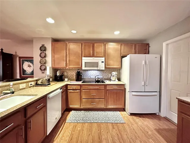 $300,000 | 12406 Northeast 50th View, Oxford, FL 34484