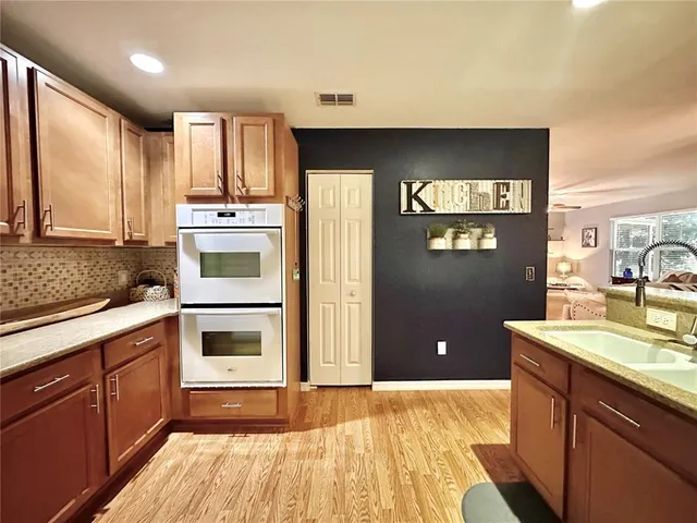 $300,000 | 12406 Northeast 50th View, Oxford, FL 34484