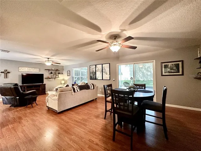 $300,000 | 12406 Northeast 50th View, Oxford, FL 34484