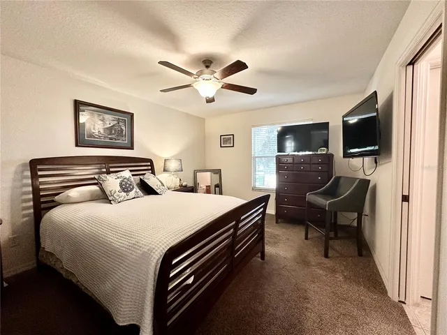 $300,000 | 12406 Northeast 50th View, Oxford, FL 34484