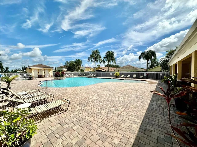 $300,000 | 12406 Northeast 50th View, Oxford, FL 34484