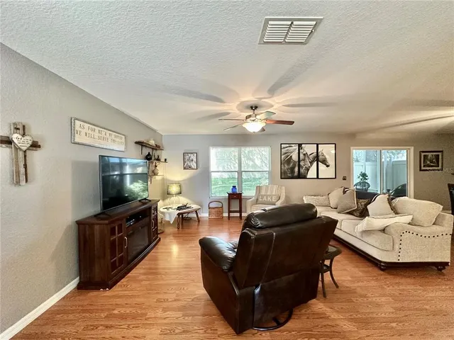 $300,000 | 12406 Northeast 50th View, Oxford, FL 34484