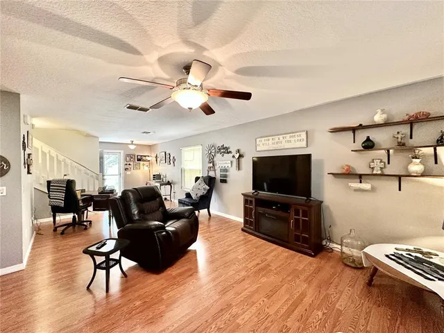 $300,000 | 12406 Northeast 50th View, Oxford, FL 34484