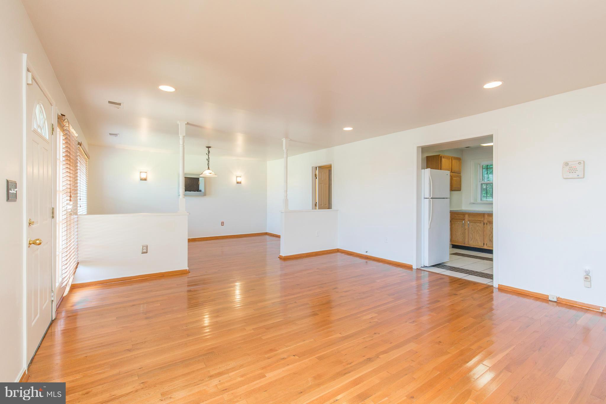 5019 Sheriff Road Northeast Washington, DC 20019 - Photo 2 of 23 Living Room