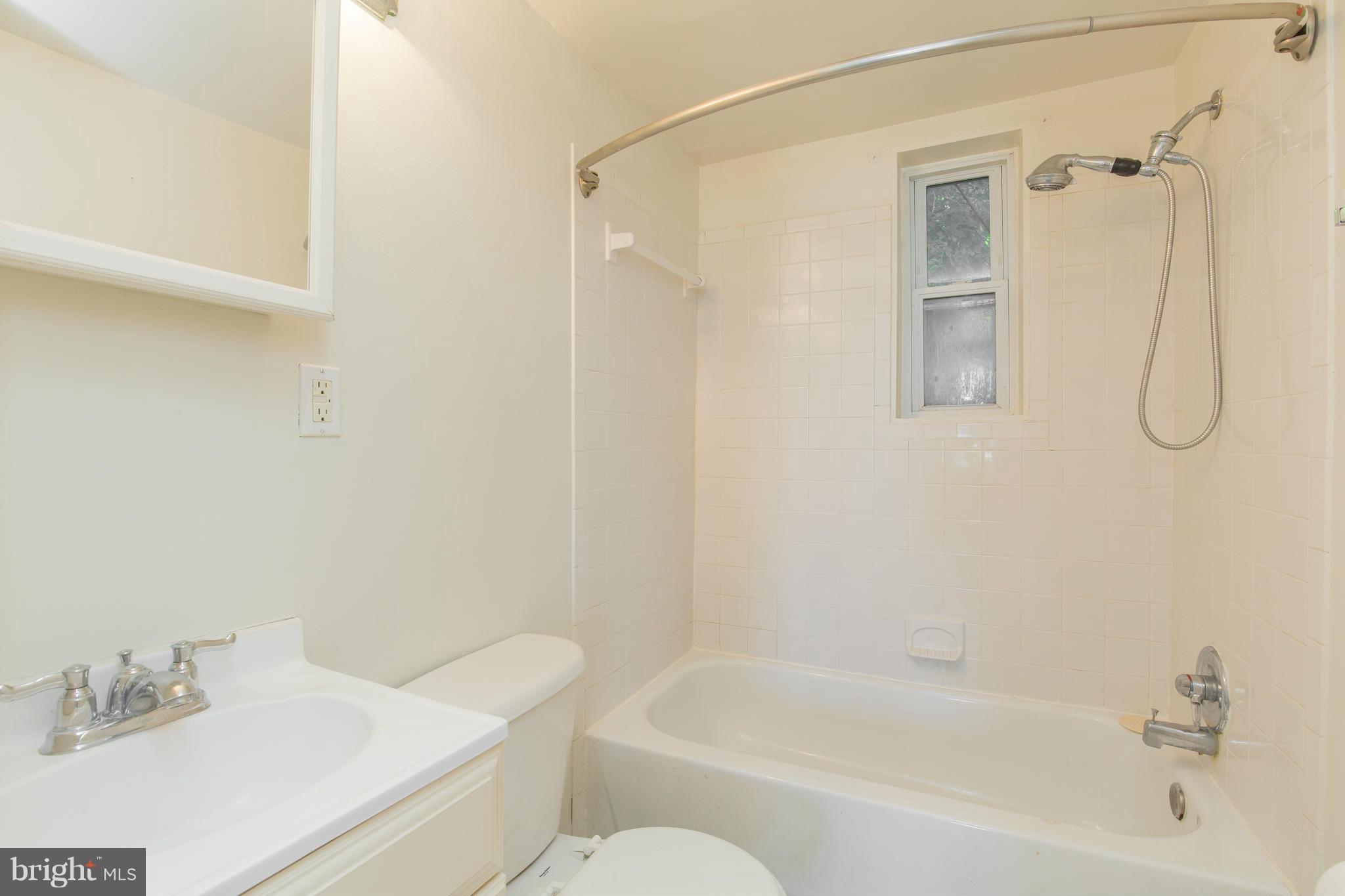 5019 Sheriff Road Northeast Washington, DC 20019 - Photo 20 of 23 Bath (Master)