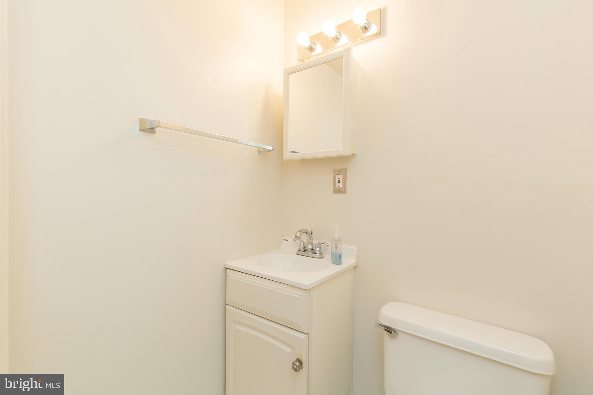 5019 Sheriff Road Northeast Washington, DC 20019 - Photo 9 of 23 Bath
