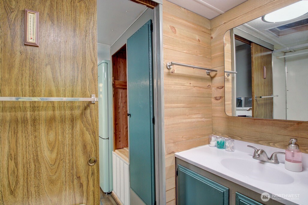 78 Goldrush Road Deming, WA 98244 - Photo 19 of 39