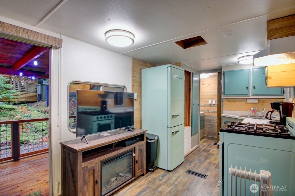 78 Goldrush Road Deming, WA 98244 - Photo 8 of 39