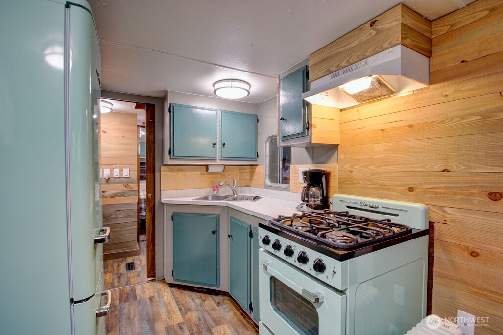 78 Goldrush Road Deming, WA 98244 - Photo 10 of 39