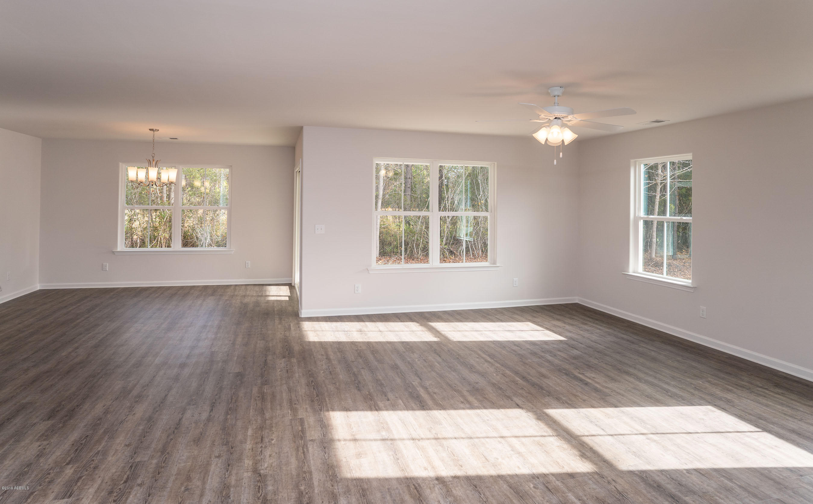 1568 Colony Drive Ridgeland, SC 29936 - Photo 4 of 17 DSC03697 (1)