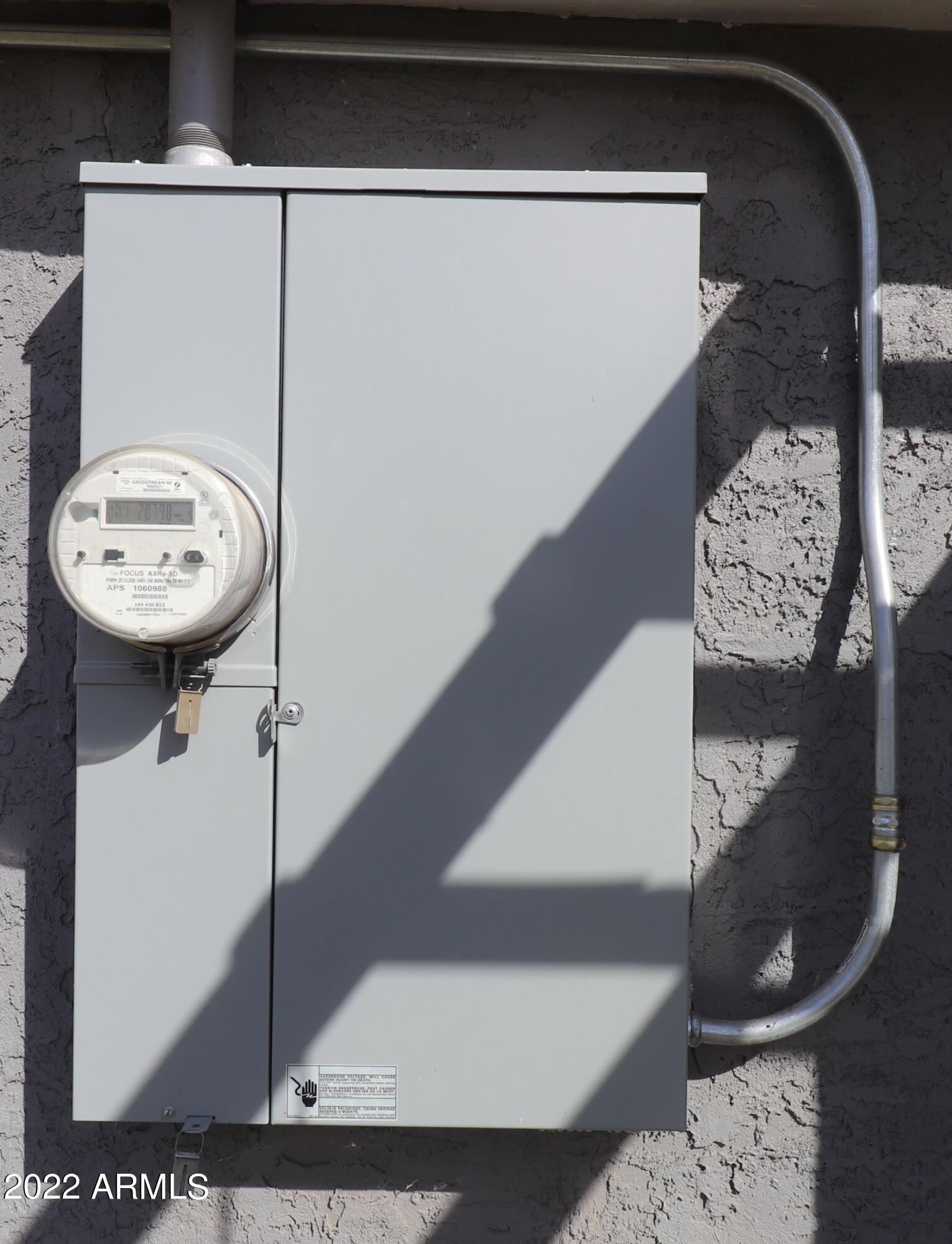 2023 West Monte Vista Road Phoenix, AZ 85009 - Photo 11 of 15 18 Electrical Panel