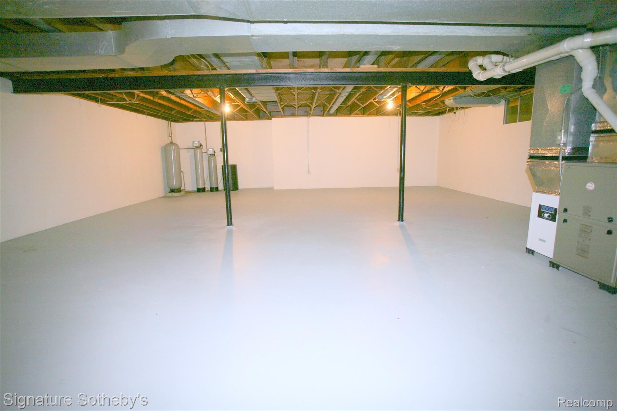 5458 Provincial Road Grand Blanc, MI 48439 - Photo 24 of 37 Spotless Basement