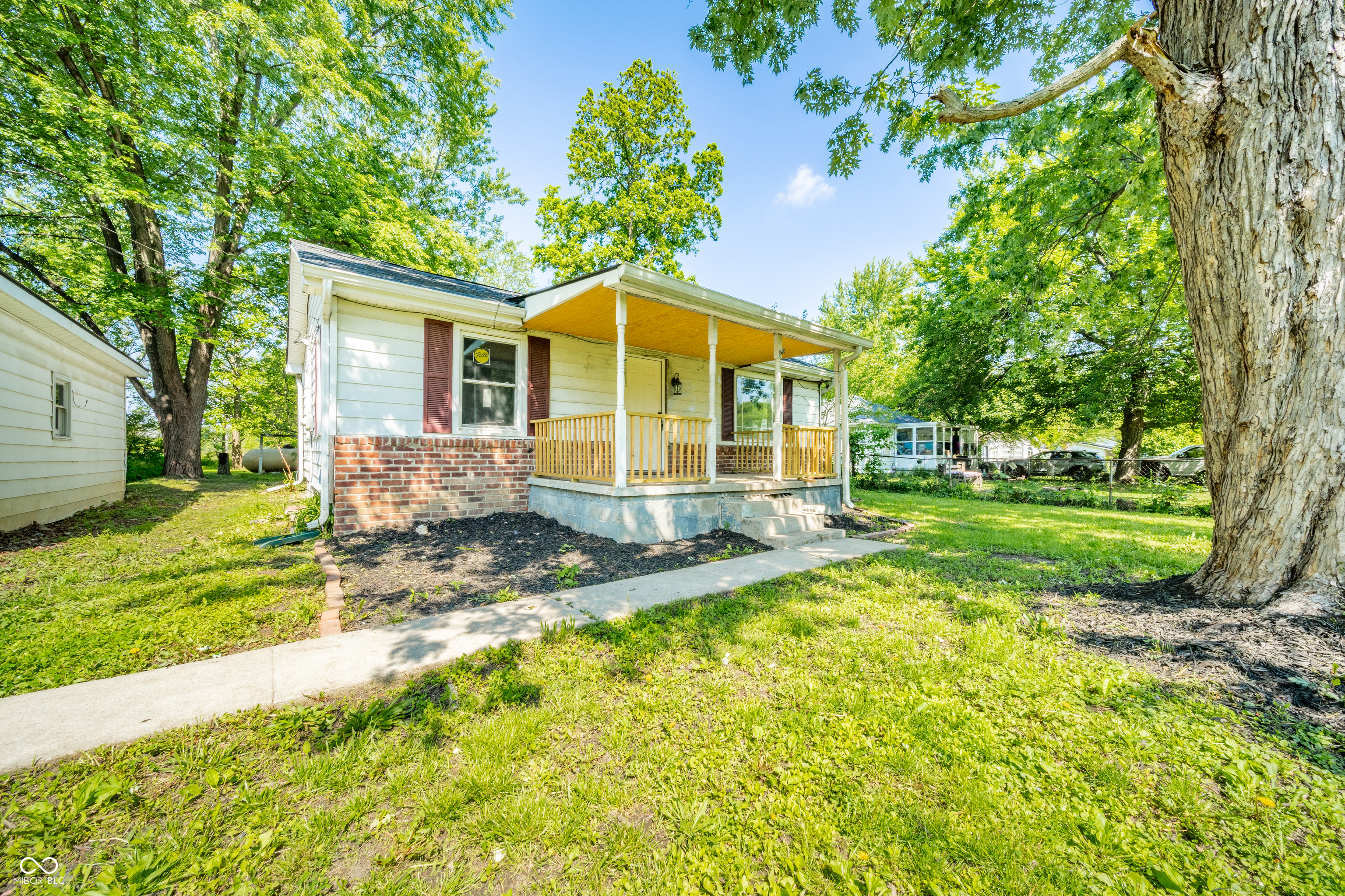 713 South Lancaster Road Muncie, IN 47302 - Photo 3 of 15