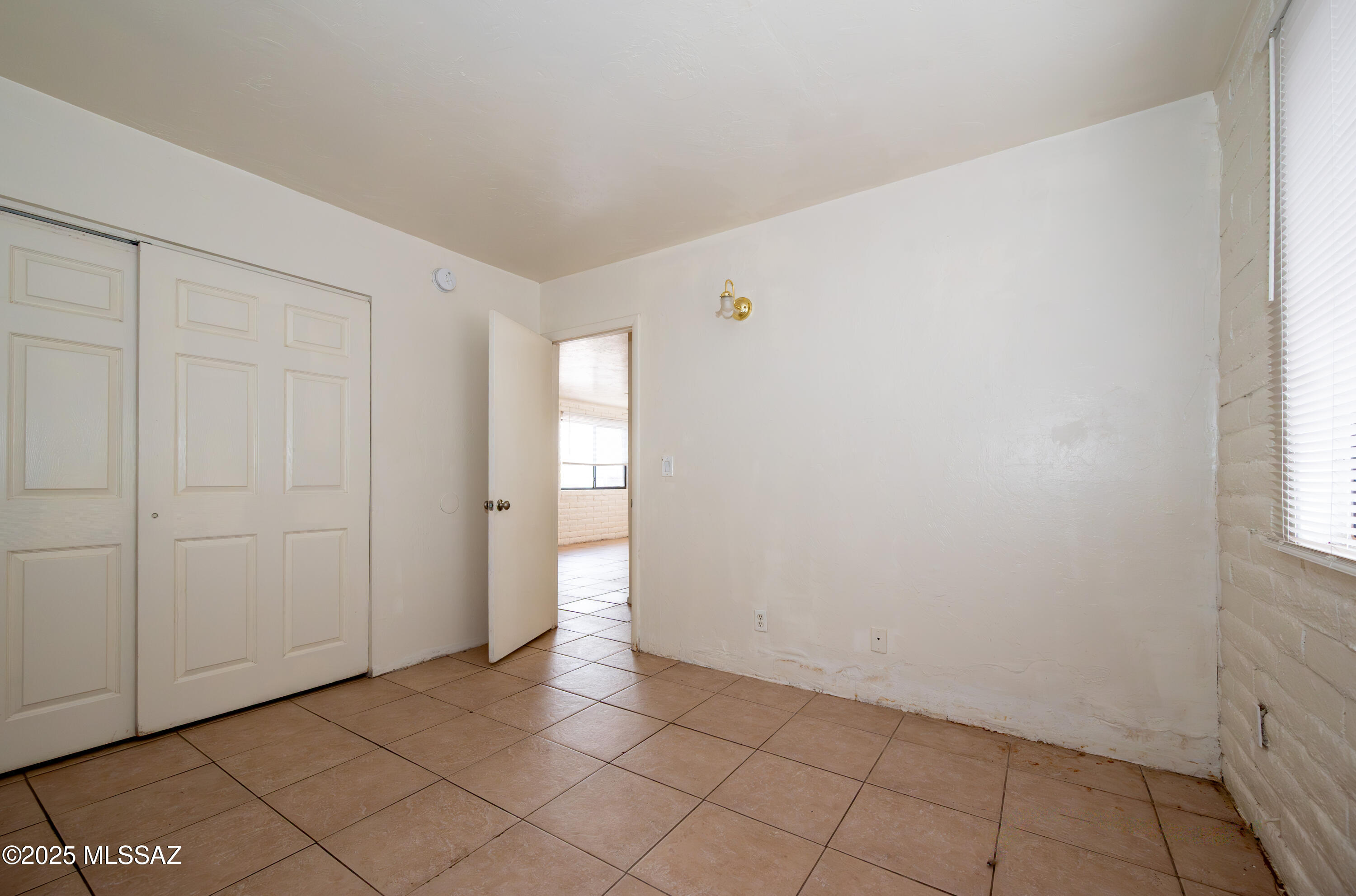 1514 North Hualpai Road, Unit 2 Tucson, AZ 85745 - Photo 5 of 9