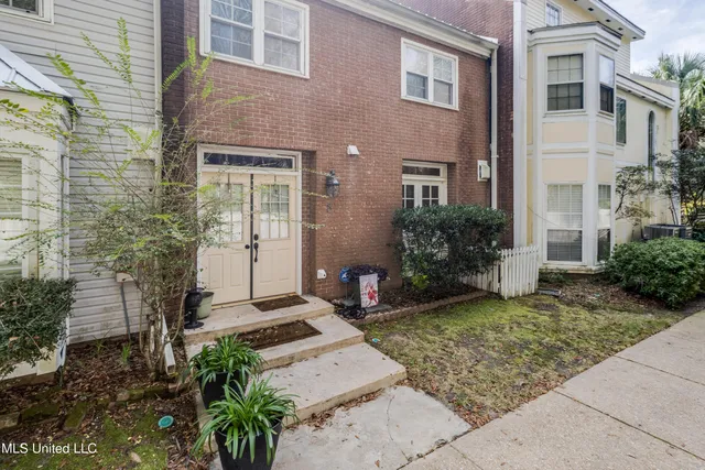 $128,900 | 928 Courthouse Road, Unit 8, Gulfport, MS 39507