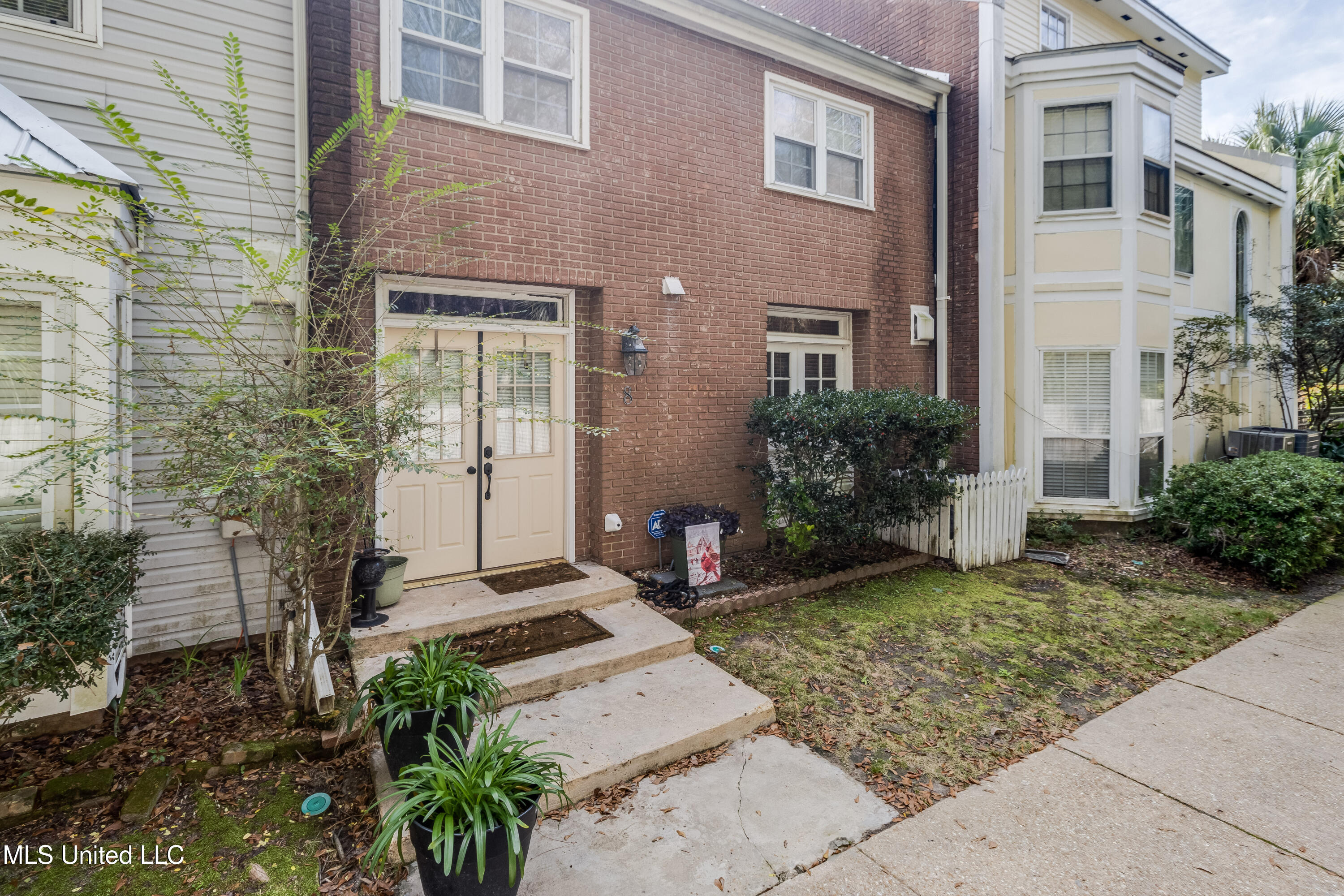 928 Courthouse Road, Unit 8 Gulfport, MS 39507 - Photo 1 of 21 IMG_5549-Edit D Bates