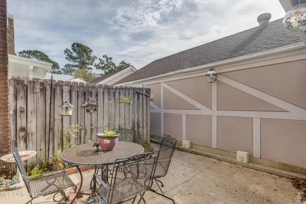 $120,000 | 928 Courthouse Road, Unit 8, Gulfport, MS 39507