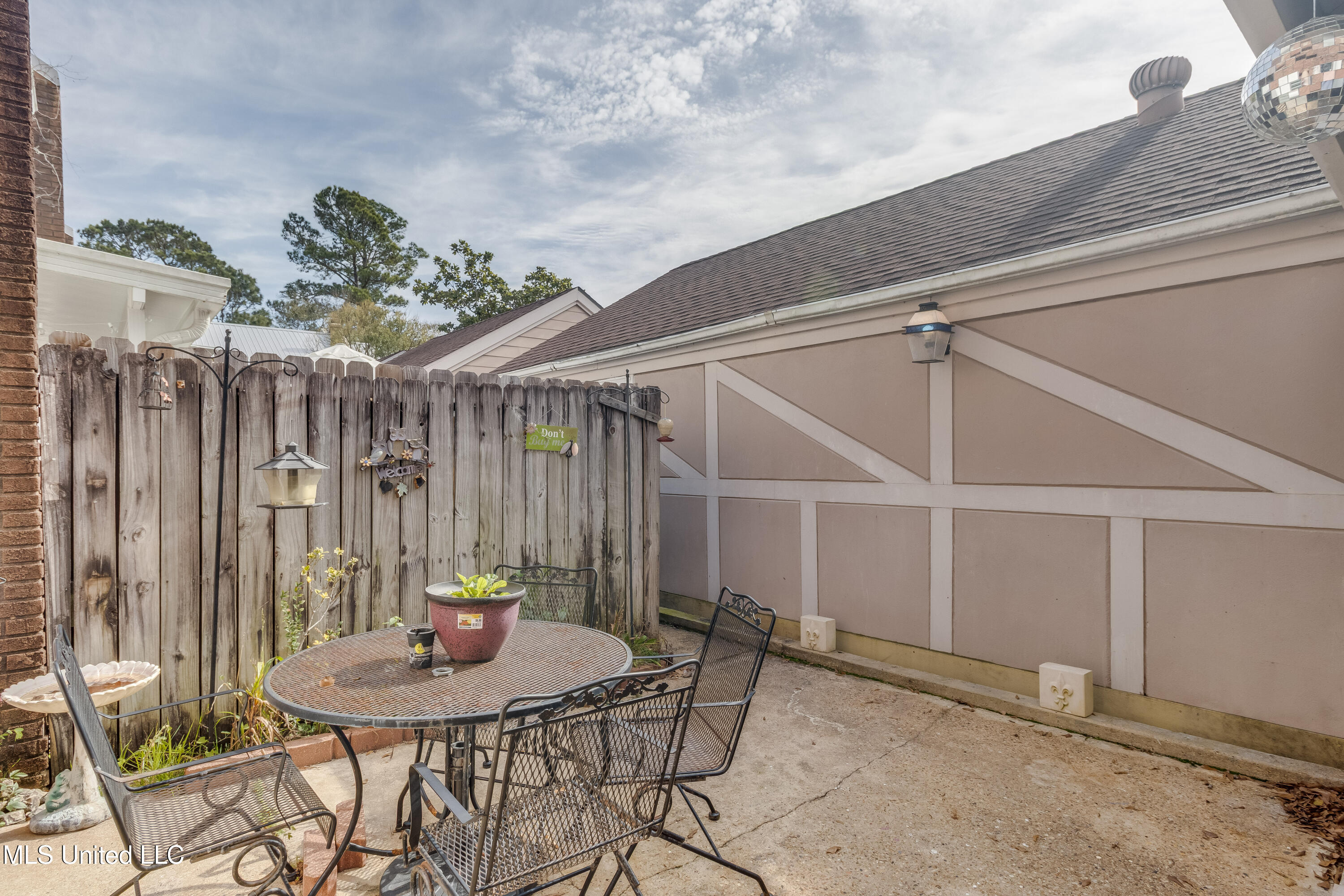 928 Courthouse Road, Unit 8 Gulfport, MS 39507 - Photo 19 of 21 IMG_5519-Edit D Bates