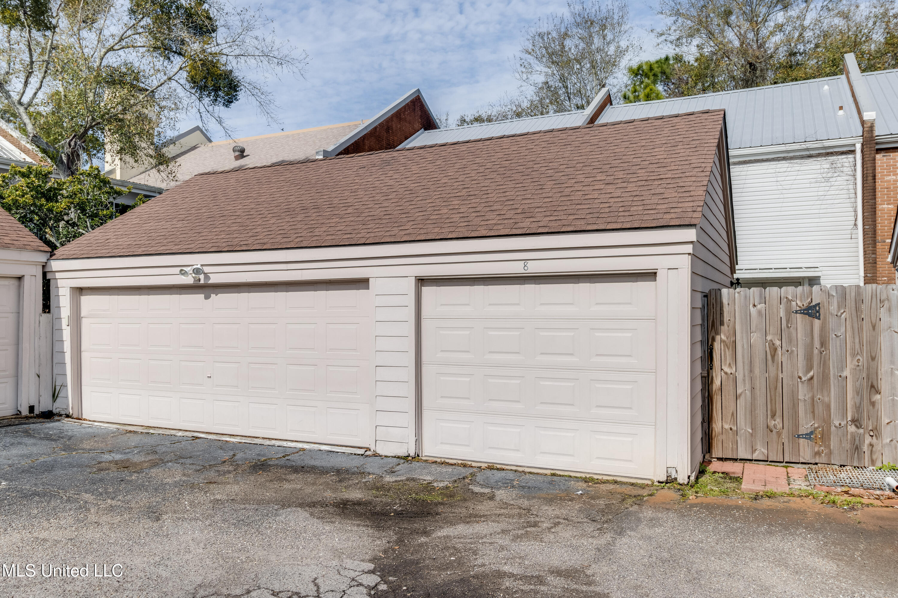 928 Courthouse Road, Unit 8 Gulfport, MS 39507 - Photo 4 of 21 IMG_5558-Edit D Bates