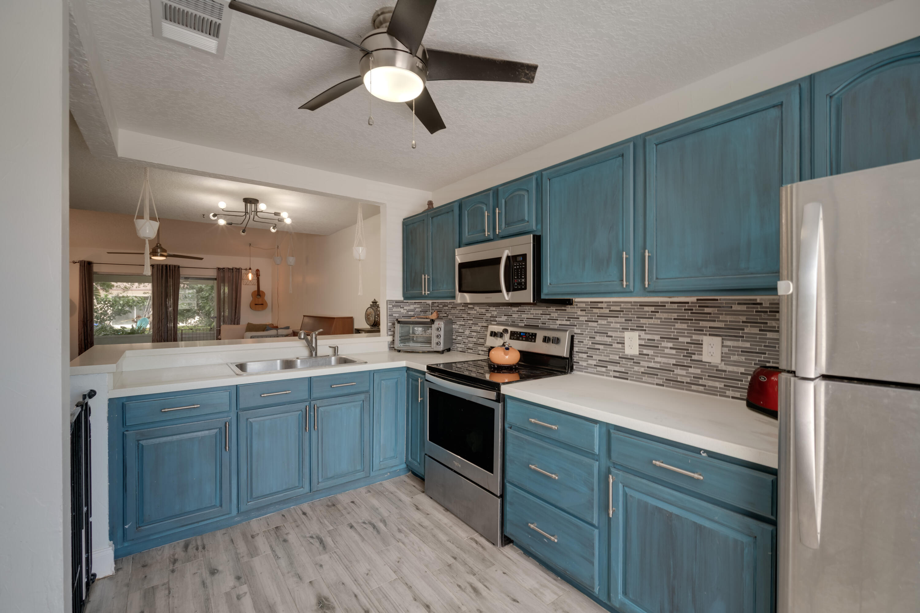 188 Pinewood Court Jupiter, FL 33458 - Photo 12 of 28 188 Pinewood Court_Jupiter Village-15