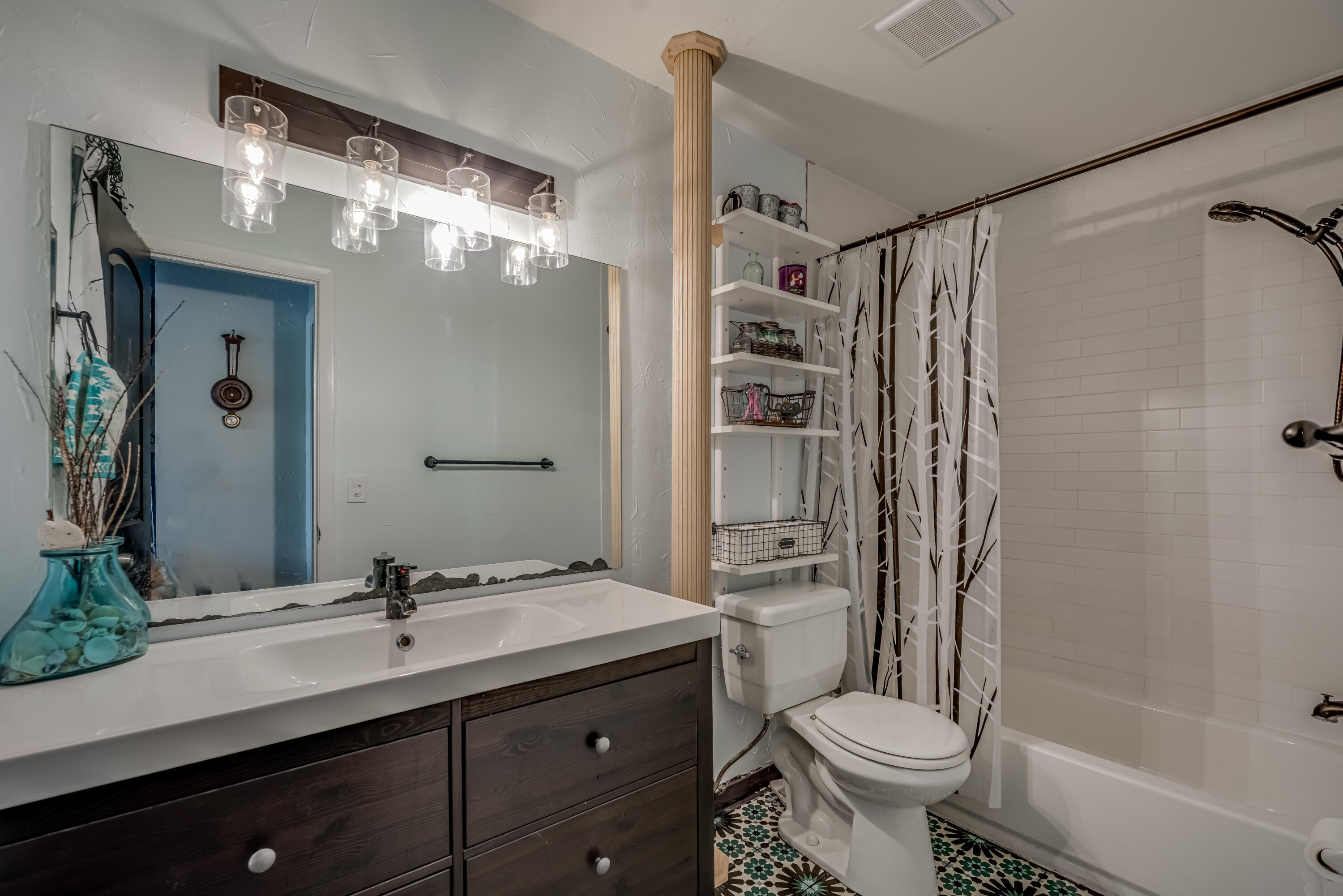 188 Pinewood Court Jupiter, FL 33458 - Photo 16 of 28 188 Pinewood Court_Jupiter Village-21