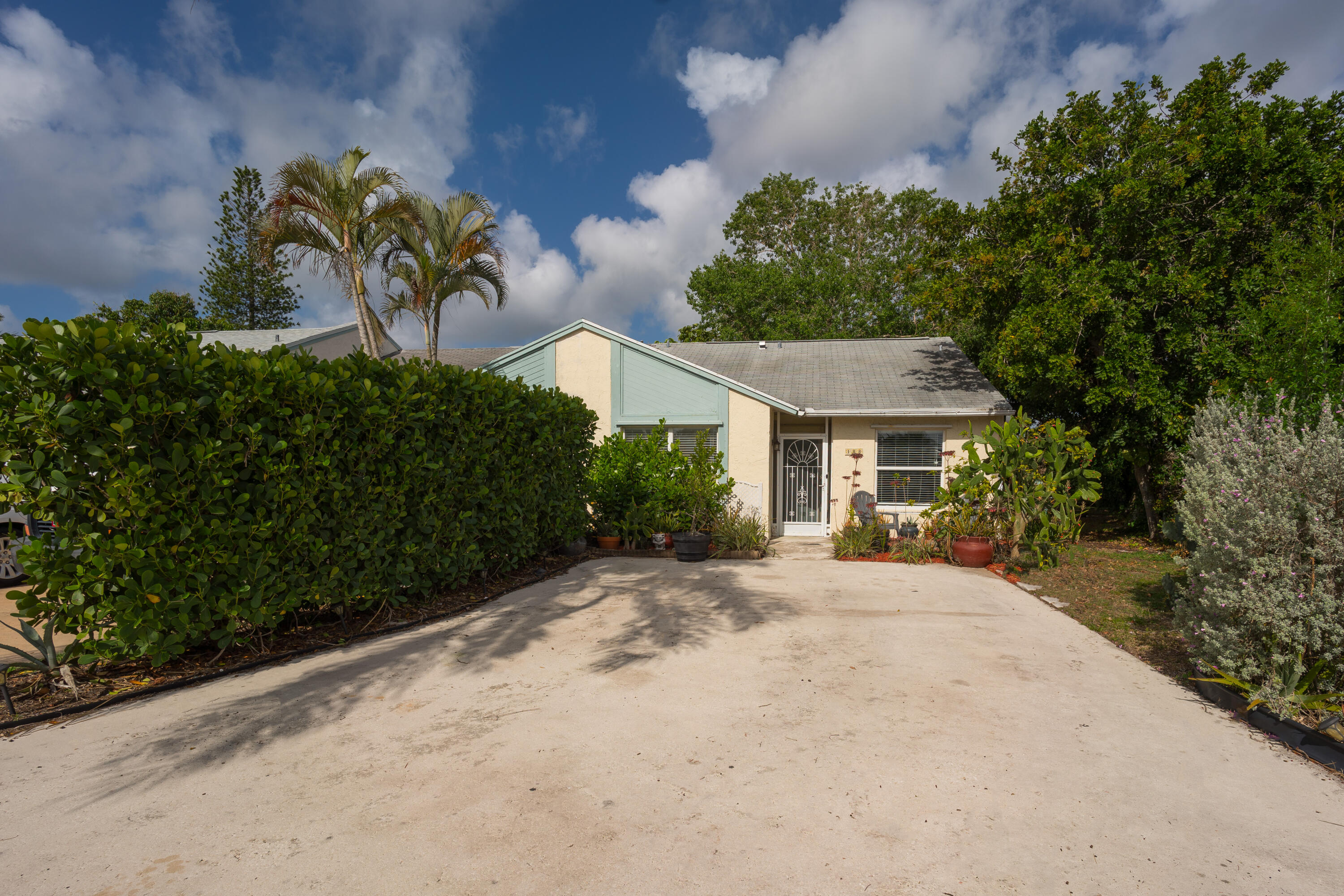 188 Pinewood Court Jupiter, FL 33458 - Photo 26 of 28 188 Pinewood Court_Jupiter Village-35