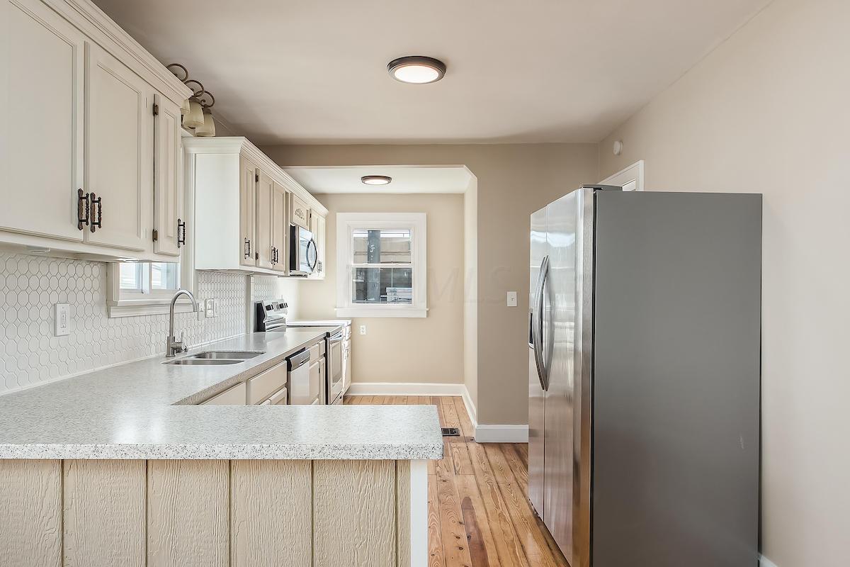 228 South Roys Avenue Columbus, OH 43204 - Photo 8 of 23