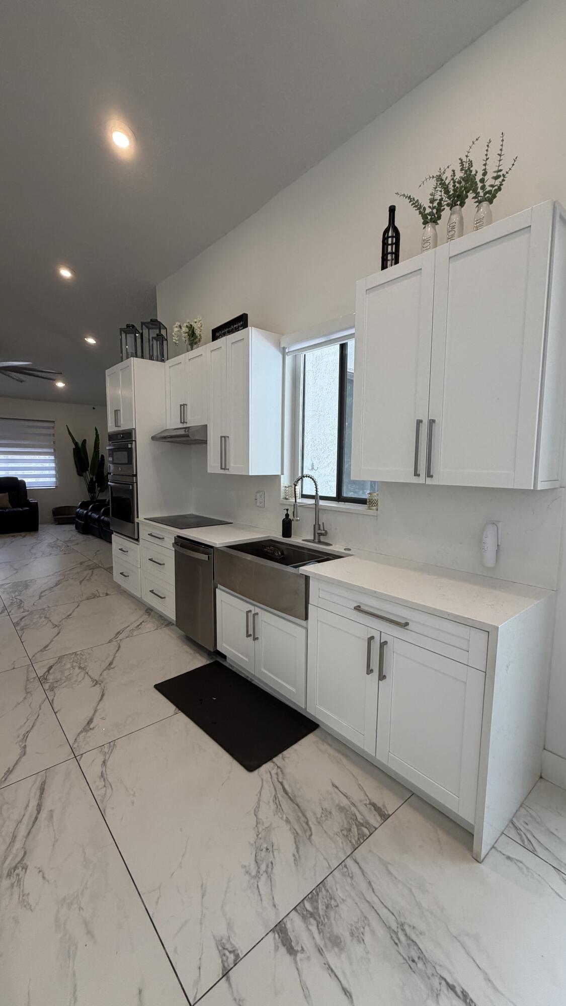 132 Nottingham Road Royal Palm Beach, FL 33411 - Photo 8 of 24 IMG_3225