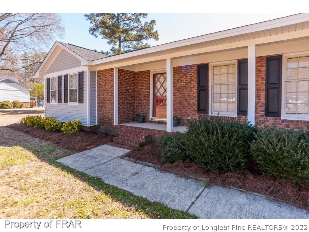 152 Hood Road Lumberton, NC 28358 - Photo 3 of 29 Gallery Image 3