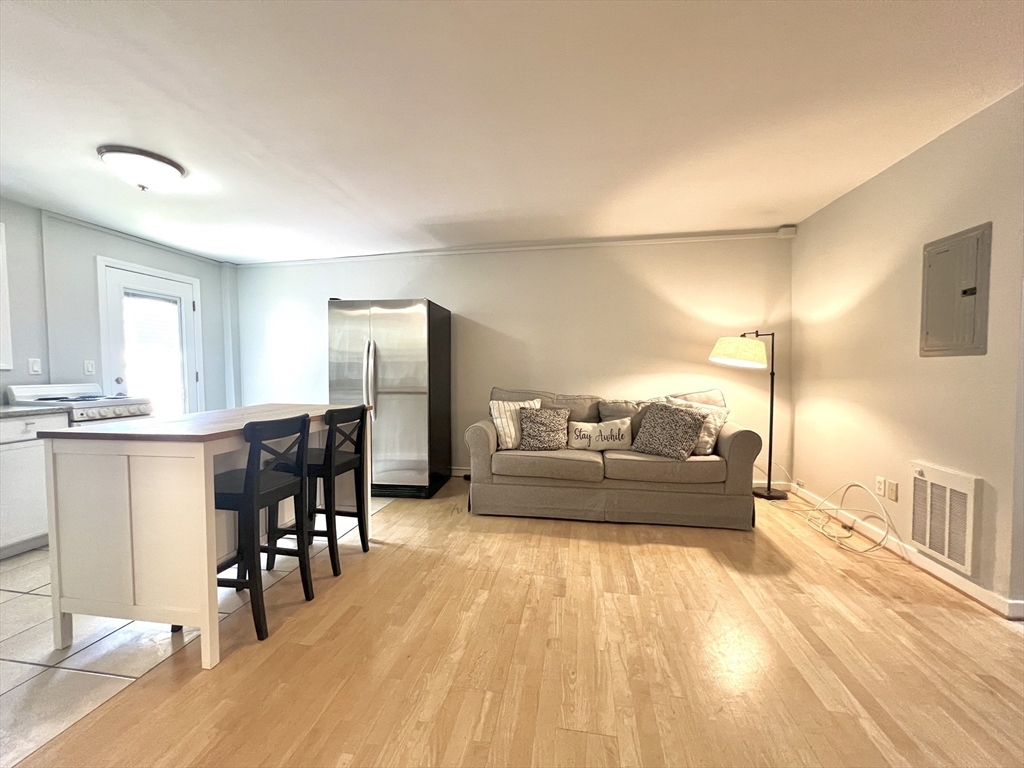 8 Wall Street, Unit 1 Boston, MA 02129 - Photo 3 of 15