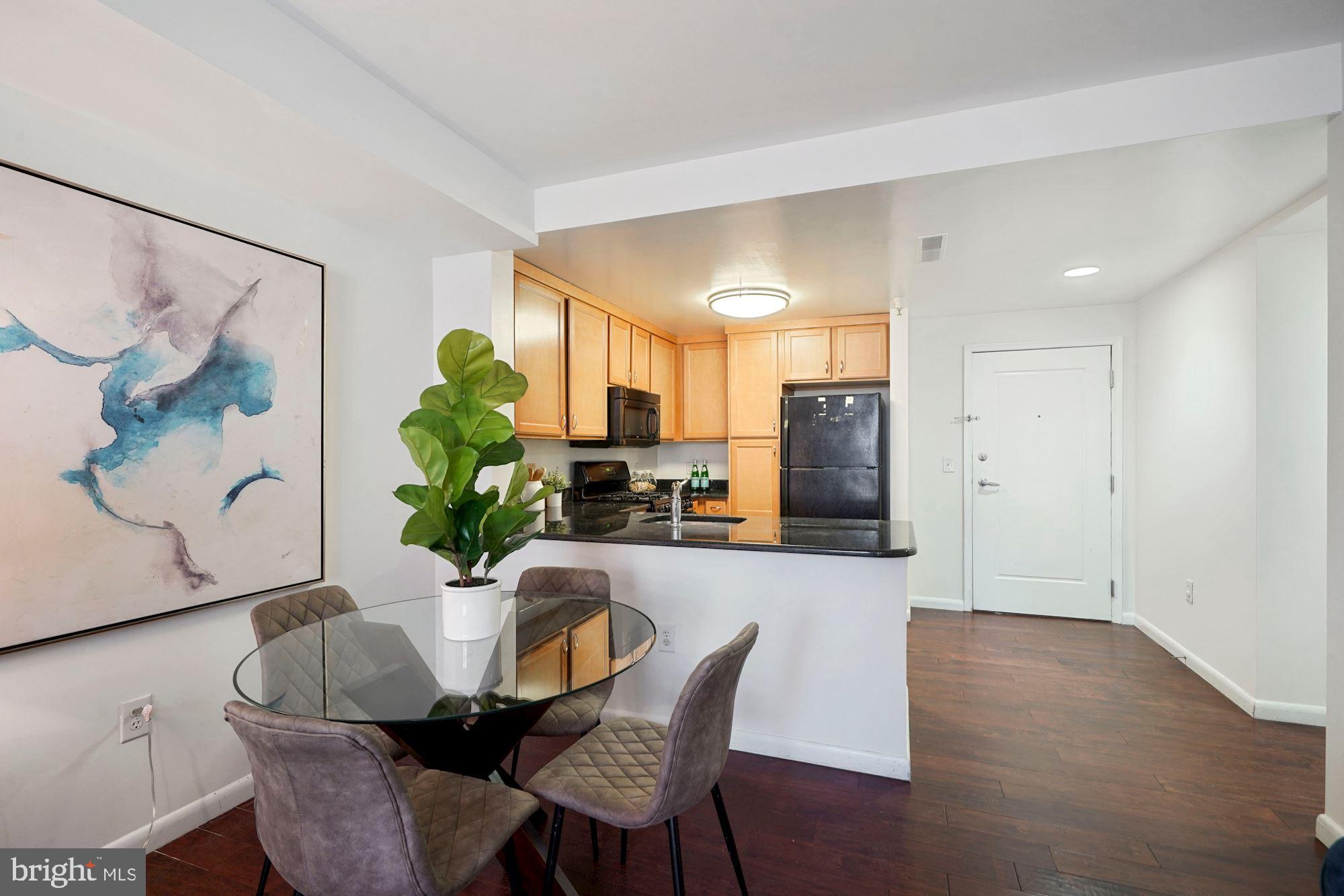 355 I Street Southwest, Unit 410 Washington, DC 20024 - Photo 4 of 20 Dining Area