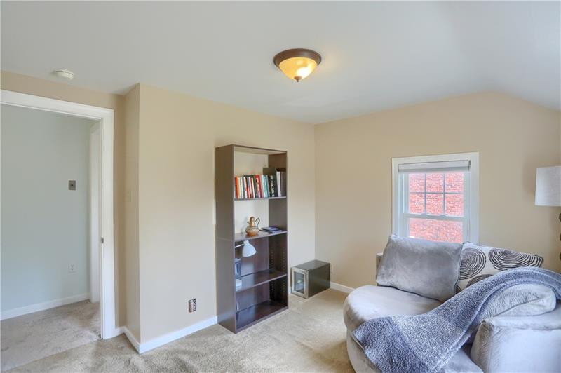 1020 McCoy Road McKees Rocks, PA 15136 - Photo 14 of 19