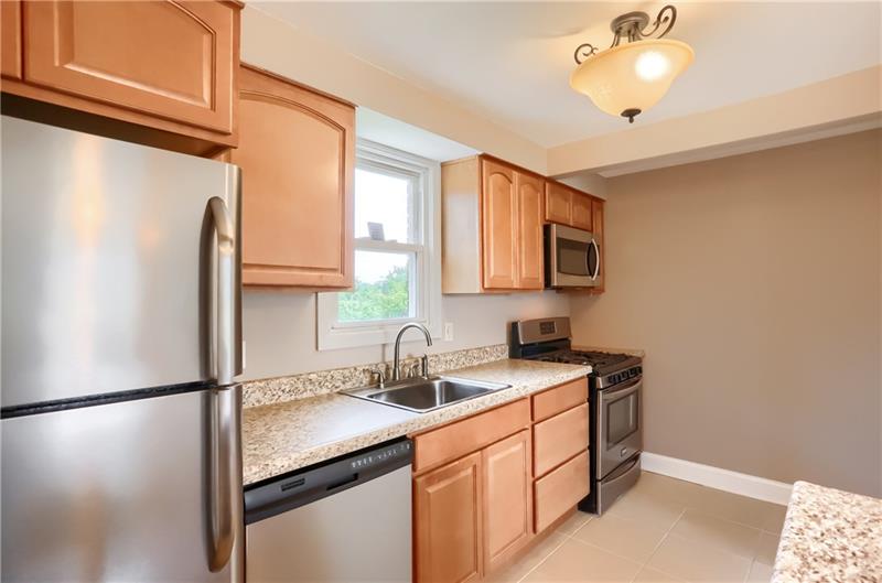 1020 McCoy Road McKees Rocks, PA 15136 - Photo 5 of 19