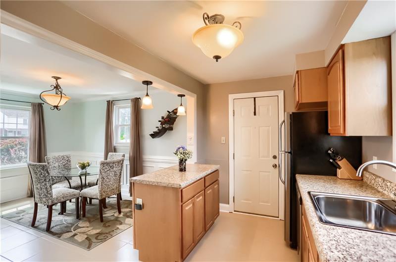 1020 McCoy Road McKees Rocks, PA 15136 - Photo 6 of 19