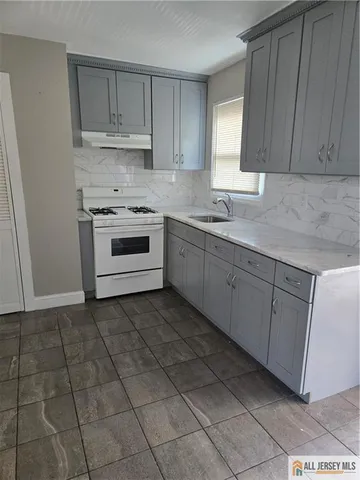 $1,800 | 106 Main Street, Sayreville, NJ 08872