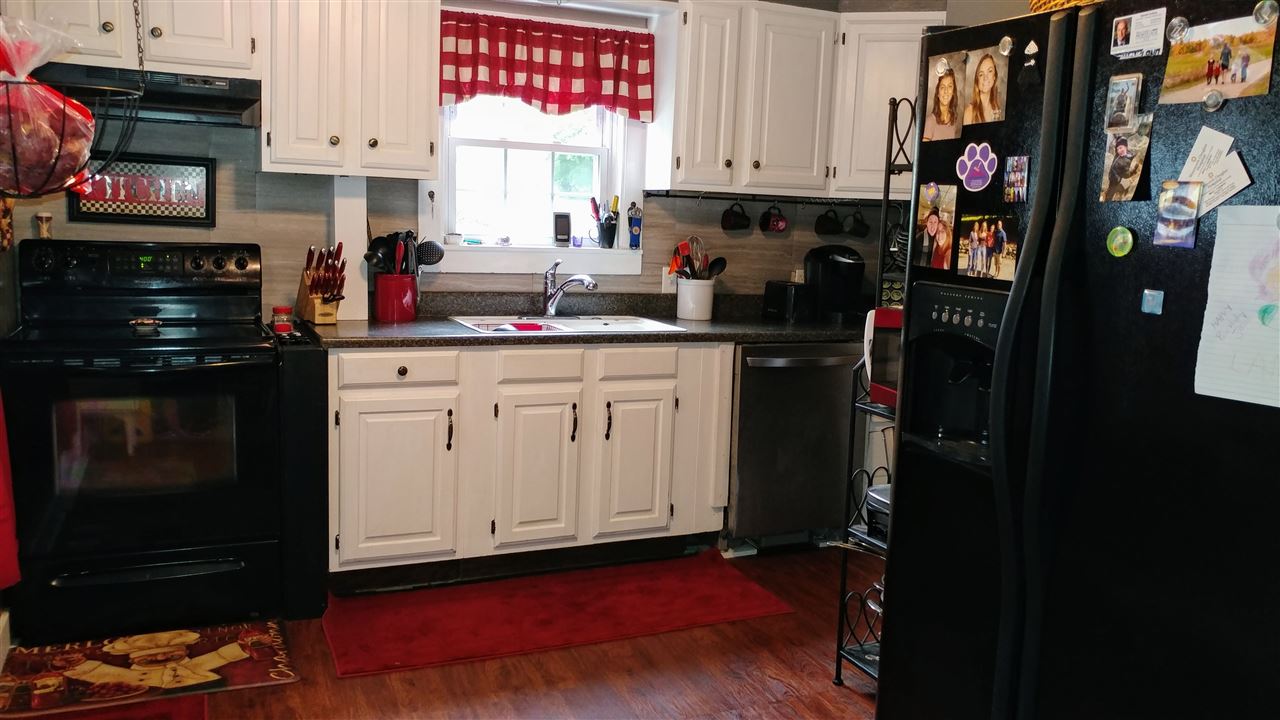 21 Richardson Street Rochester, NH 03867 - Photo 3 of 19