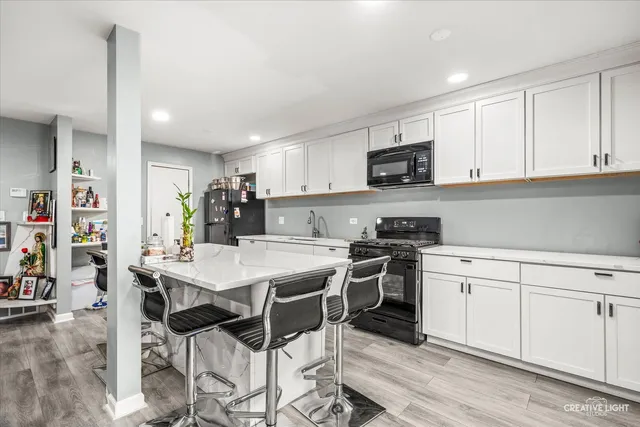 $220,000 | 950 Jefferson Avenue, Unit B, Elgin, IL 60120