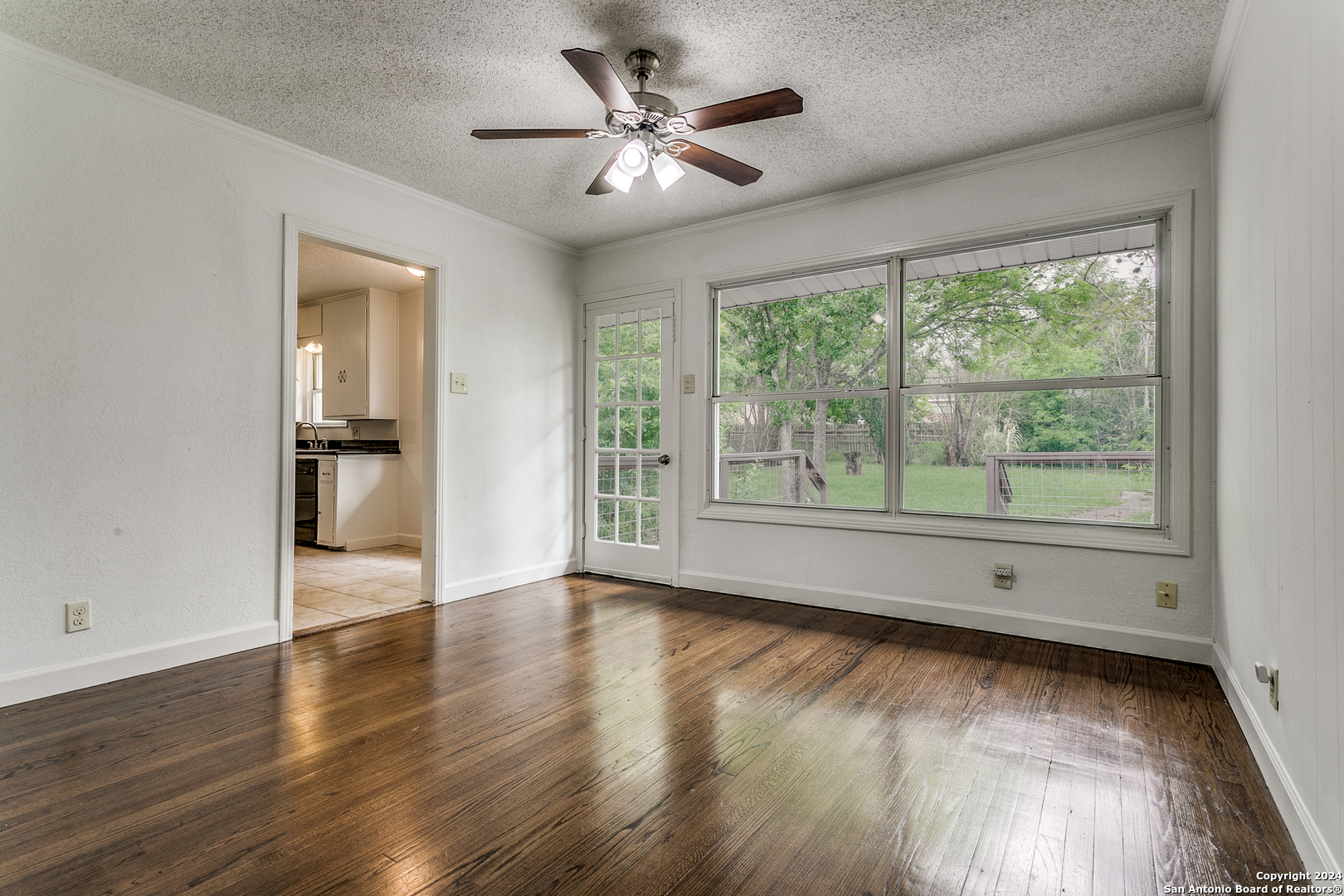 341 Tuttle Road Terrell Hills, TX 78209 - Photo 4 of 26