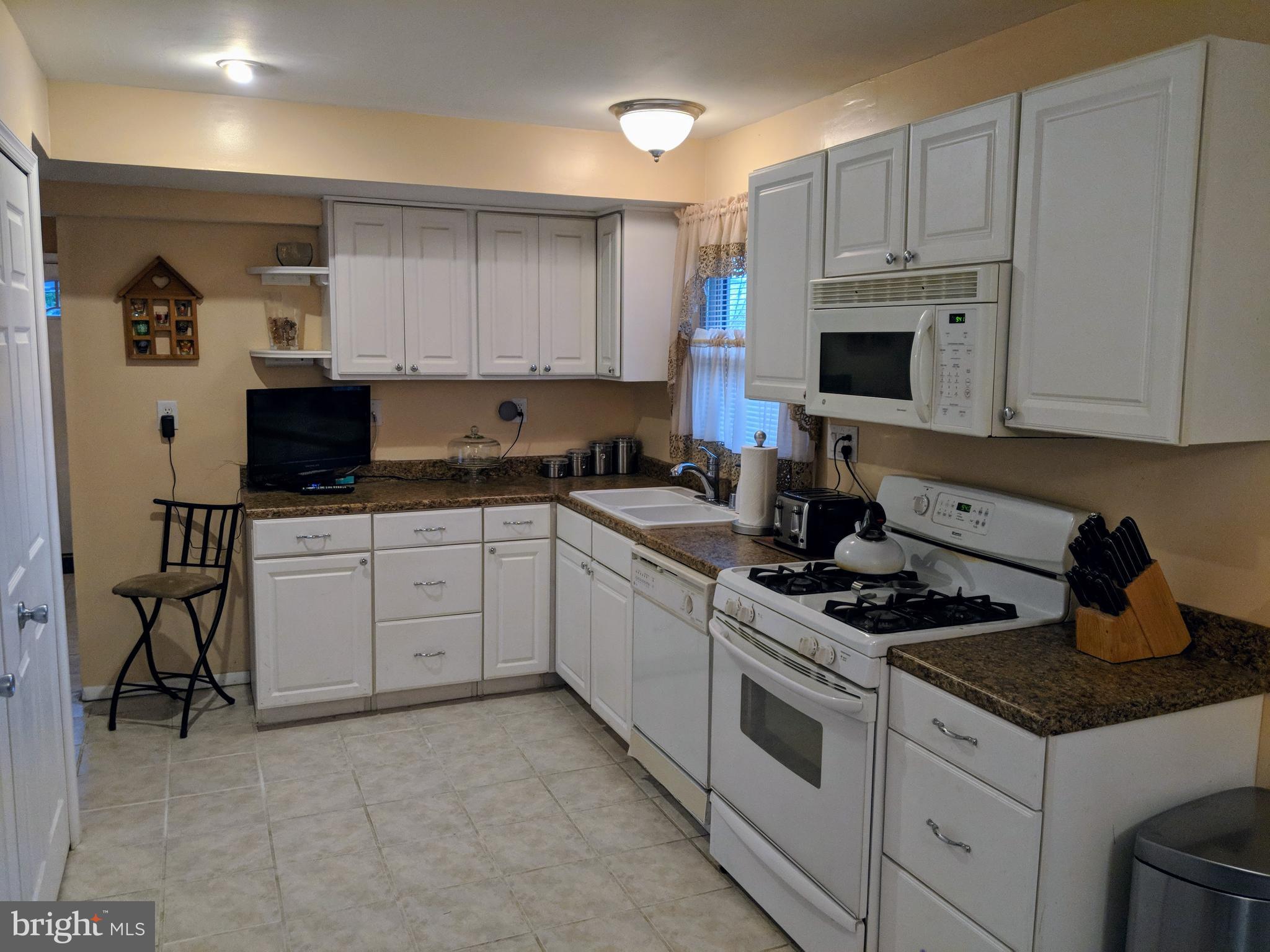 130 Jefferson Road Waldorf, MD 20602 - Photo 16 of 32 Kitchen