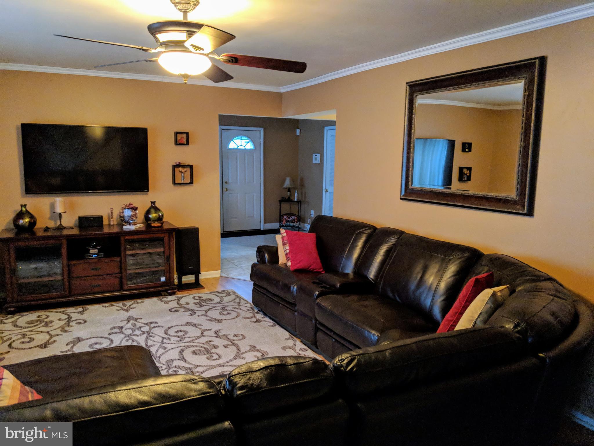 130 Jefferson Road Waldorf, MD 20602 - Photo 4 of 32 Family Room