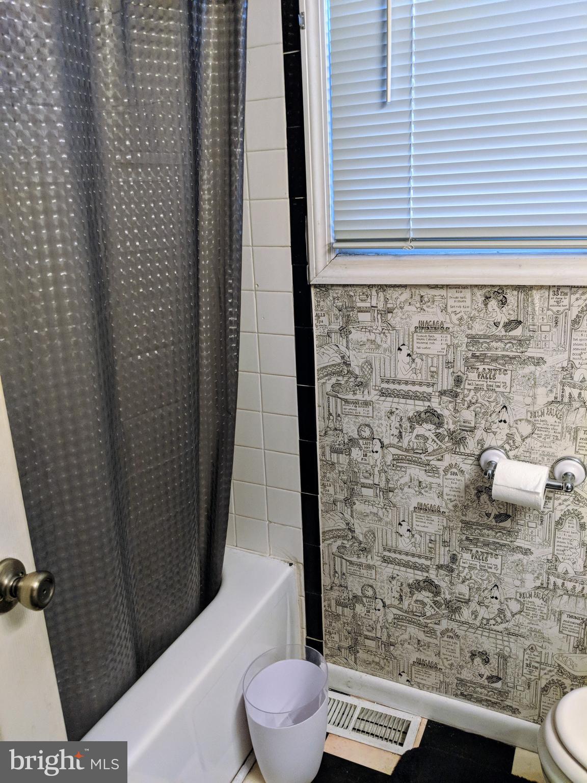 130 Jefferson Road Waldorf, MD 20602 - Photo 32 of 32 2nd Floor Bathroom