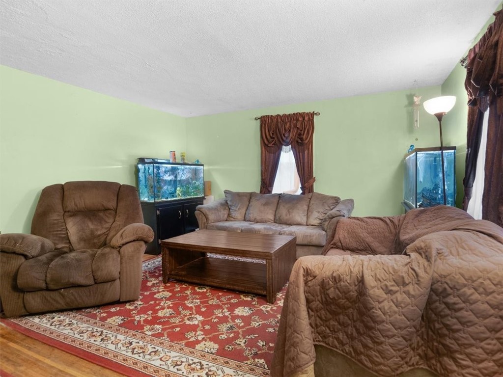 1863 Norton Street Rochester, NY 14609 - Photo 4 of 26 Living Room