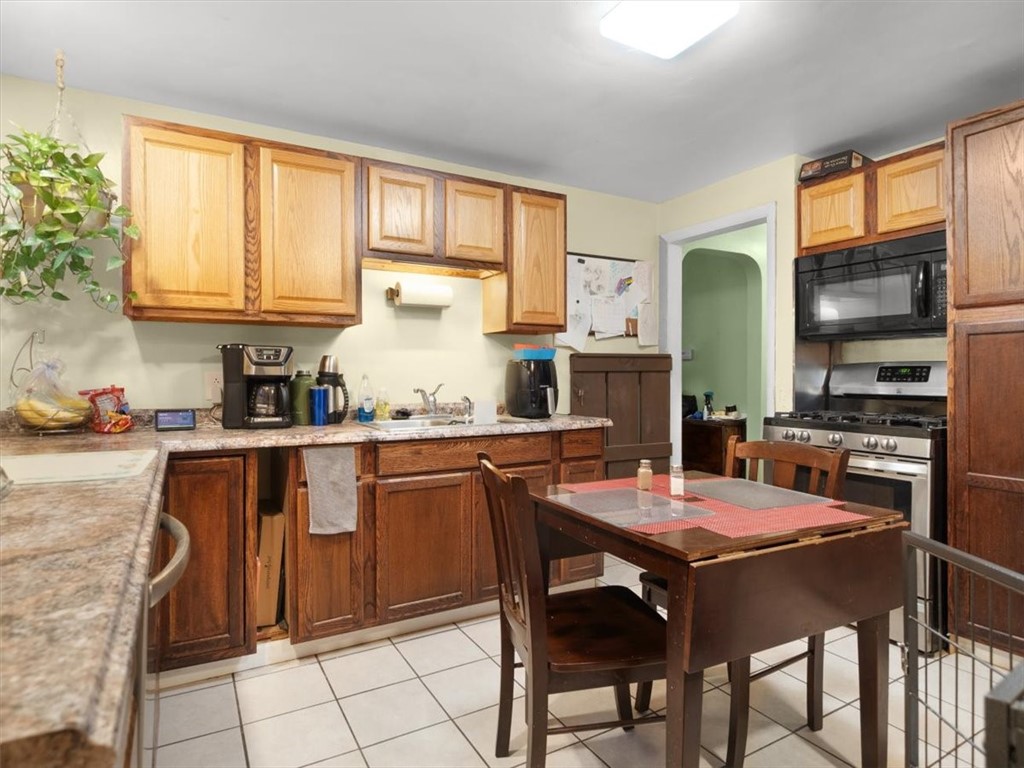 1863 Norton Street Rochester, NY 14609 - Photo 6 of 26 Eat in Kitchen