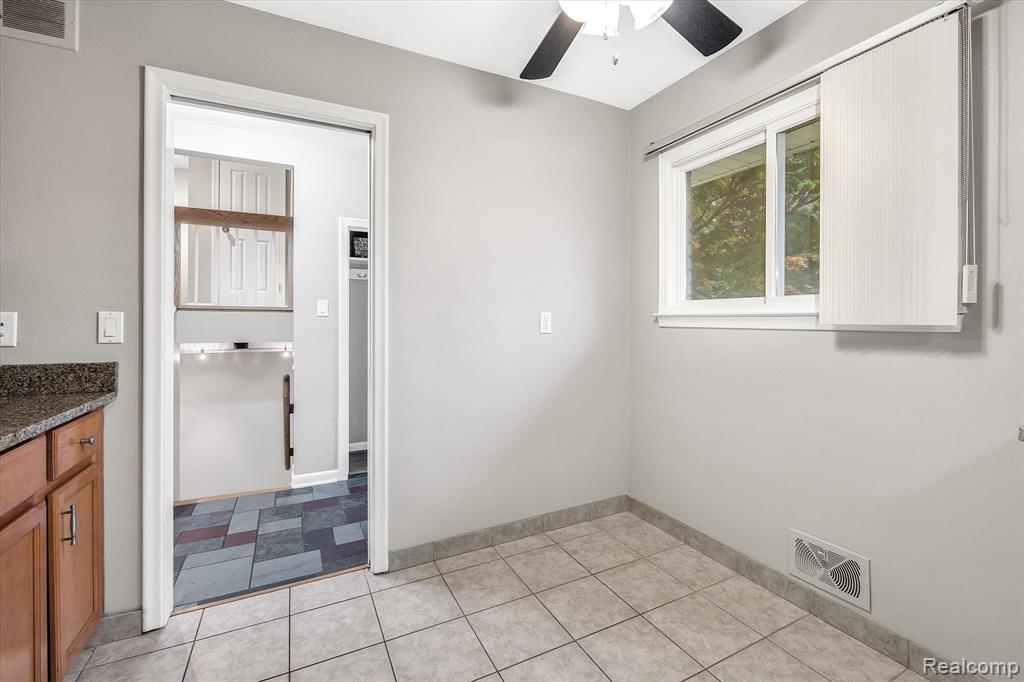 30540 Pear Ridge Farmington Hills, MI 48334 - Photo 10 of 66