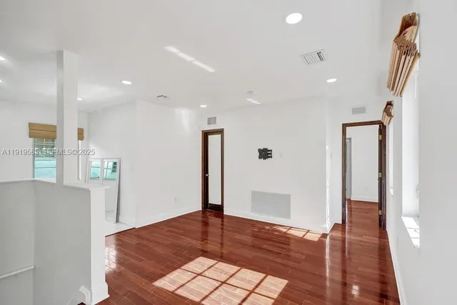 $725,000 | 1512 Pennsylvania Avenue, Unit 2C, Miami Beach, FL 33139